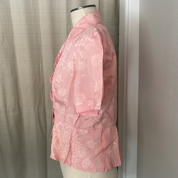 Vintage 1940s Pink Taffeta Flower & Bow Novelty Print Blouse -Peplum Puff Sleeve - Picture 3 of 16